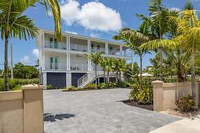 New Crestwood House by Brightwild Huge Pool