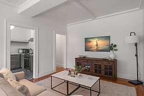 The Adaline 8 Luxury Hyde Park Apt