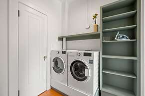 The Adaline 8 Luxury Hyde Park Apt