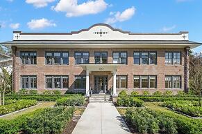 The Adaline 8 Luxury Hyde Park Apt