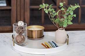 The Adaline 8 Luxury Hyde Park Apt