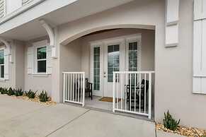 Canopy Cove Stunning 2BR Apt Heart of Downtown