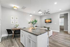 Canopy Cove Stunning 2BR Apt Heart of Downtown