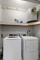 Canopy Cove Stunning 2BR Apt Heart of Downtown