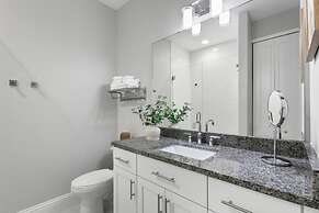 Canopy Cove Stunning 2BR Apt Heart of Downtown