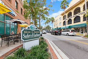 NEW Canopy Cabana Luxury Downtown Apt