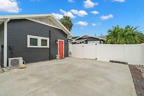 Soho Serenity by Brightwild Pool Hot Tub