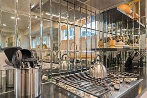 Soho Serenity by Brightwild Pool Hot Tub