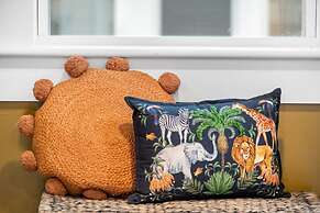 Soho Serenity by Brightwild Pool Hot Tub