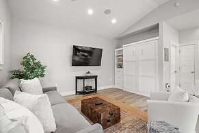 Soho Serenity by Brightwild Pool Hot Tub