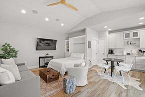 Soho Serenity by Brightwild Pool Hot Tub