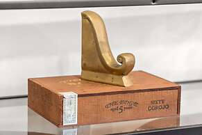 Soho Serenity by Brightwild Pool Hot Tub