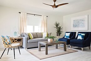 Stunning 2BR Suite, Just Steps to the Beach