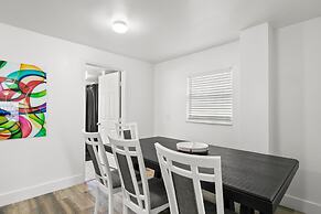 NEW St Pete Retreat Newly Updated Pet Friendly