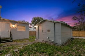 NEW St Pete Retreat Newly Updated Pet Friendly