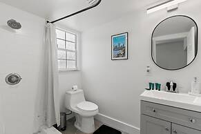 NEW St Pete Retreat Newly Updated Pet Friendly
