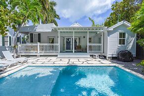 NEW The Delaney House - Private Pool Remodeled