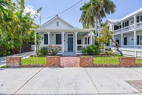 NEW The Delaney House - Private Pool Remodeled