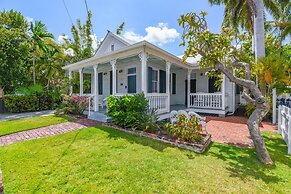NEW The Delaney House - Private Pool Remodeled