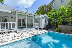 NEW The Delaney House - Private Pool Remodeled