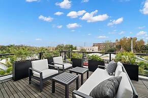 Casa Monte Cristo Luxury Home Steps to 7th Ave