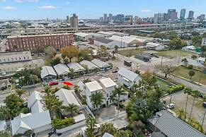 Casa Monte Cristo Luxury Home Steps to 7th Ave