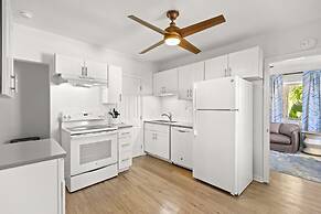 Cabana Condo Heated Pool, Steps to the Beach!