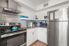 New! Modern King Suite Steps to the Beach!