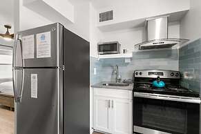 Studio w/ King Bed Heated Pool, Steps to Beach!