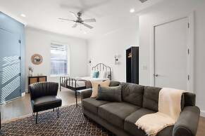 NEW Mojito Manor Stunning Studio On 7th Ave