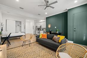 NEW Sangria Suite Upscale Ybor Apt On 7th Ave