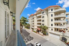 The Akoya Pearl - 2 Beach Homes Steps From CWB