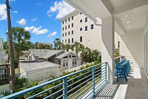 The Akoya Pearl - 2 Beach Homes Steps From CWB