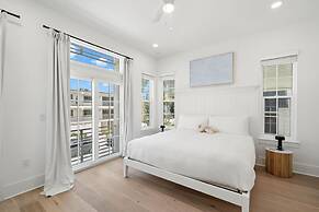 The Akoya Pearl - 2 Beach Homes Steps From CWB