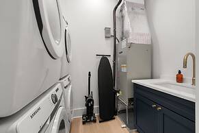 The Akoya Pearl - 2 Beach Homes Steps From CWB