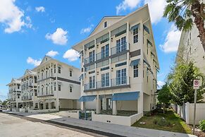 The Akoya Pearl - 2 Beach Homes Steps From CWB