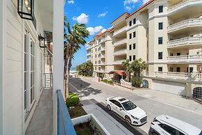 The Akoya Pearl - 2 Beach Homes Steps From CWB