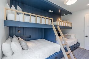 Brand New Build Larkshine House - Pool