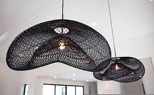 Brand New Catchlight House With Private Pool