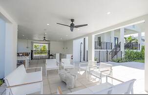 Brand New Catchlight House With Private Pool