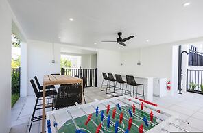 Brand New Catchlight House With Private Pool