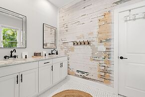 NEW Casa Fuente Ybor Bungalow Steps to 7th Ave