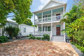 NEW The Rigby House - Pvt Pool Amazing Location