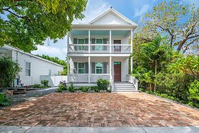 NEW The Rigby House - Pvt Pool Amazing Location