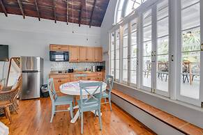 New Coastal Rose - Bright Loft With High Ceilings