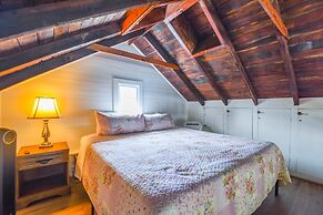 New Coastal Rose - Bright Loft With High Ceilings