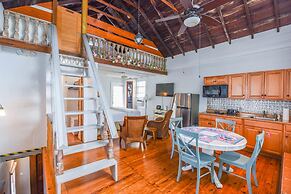 New Coastal Rose - Bright Loft With High Ceilings