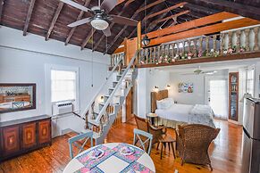 New Coastal Rose - Bright Loft With High Ceilings