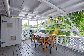 New Rose Retreat - Pool Parking