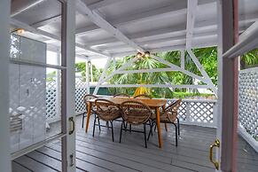 New Rose Retreat - Pool Parking